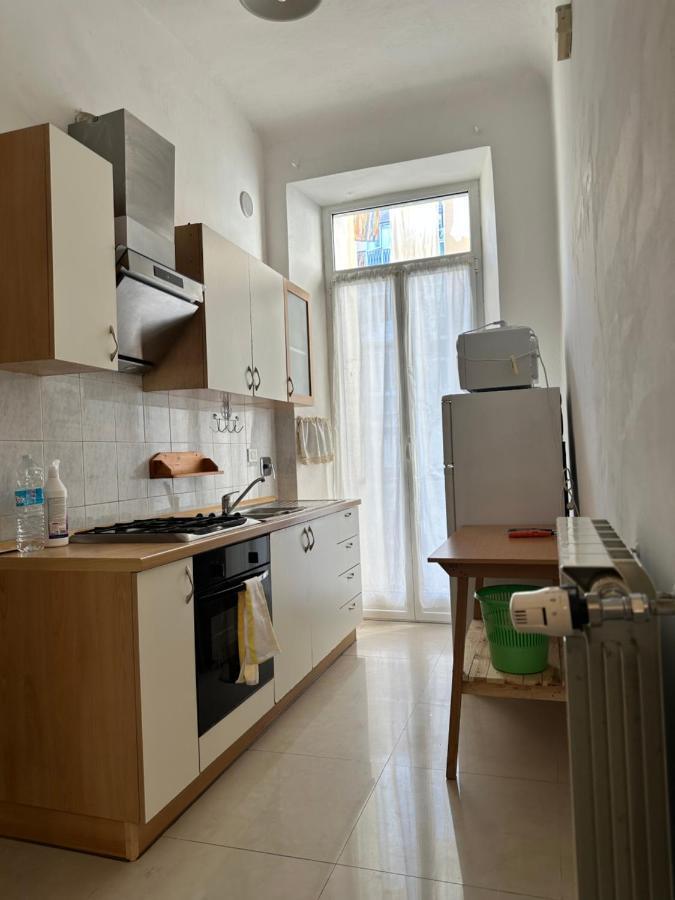Alloggio In Centro Ben Servito Savona Exteriör bild