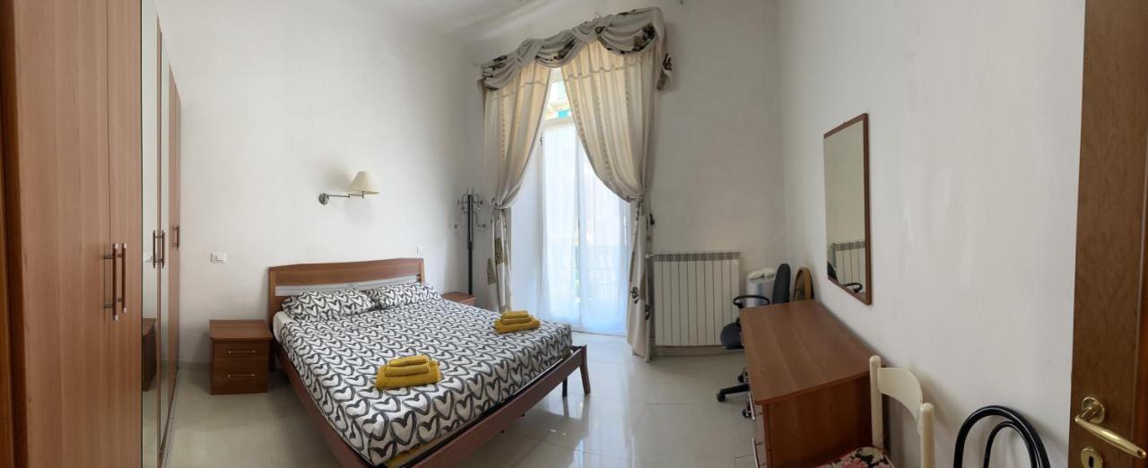 Alloggio In Centro Ben Servito Savona Exteriör bild