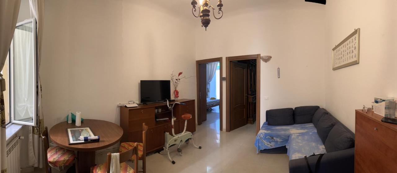 Alloggio In Centro Ben Servito Savona Exteriör bild